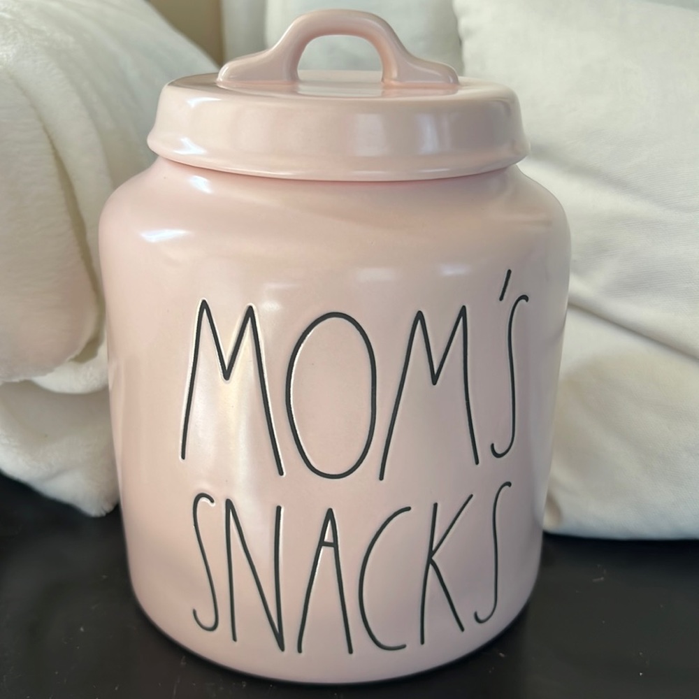 Rae Dunn Mom’s Snacks Canister! 💕
